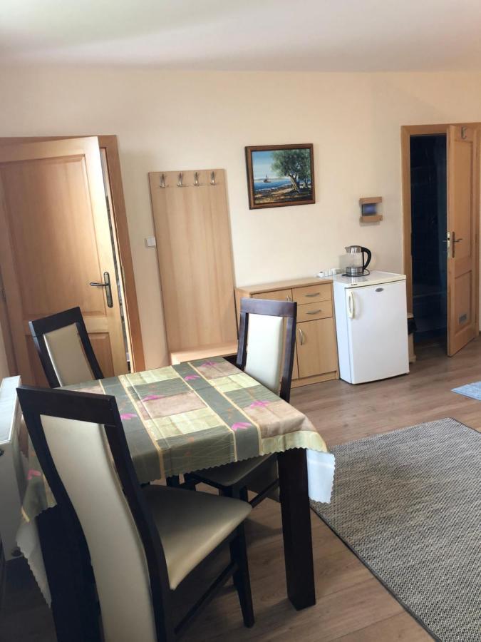 Privat Migac Leilighet Vrbov Eksteriør bilde